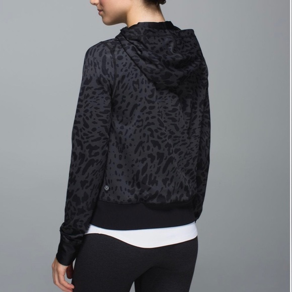 Lululemon namaskar hoodie sz 2 - Picture 2 of 7